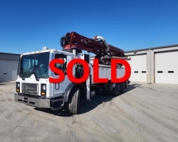 REDUCED PRICING!!! 2004 31m EZ Schwing on a 2005 Mack MR